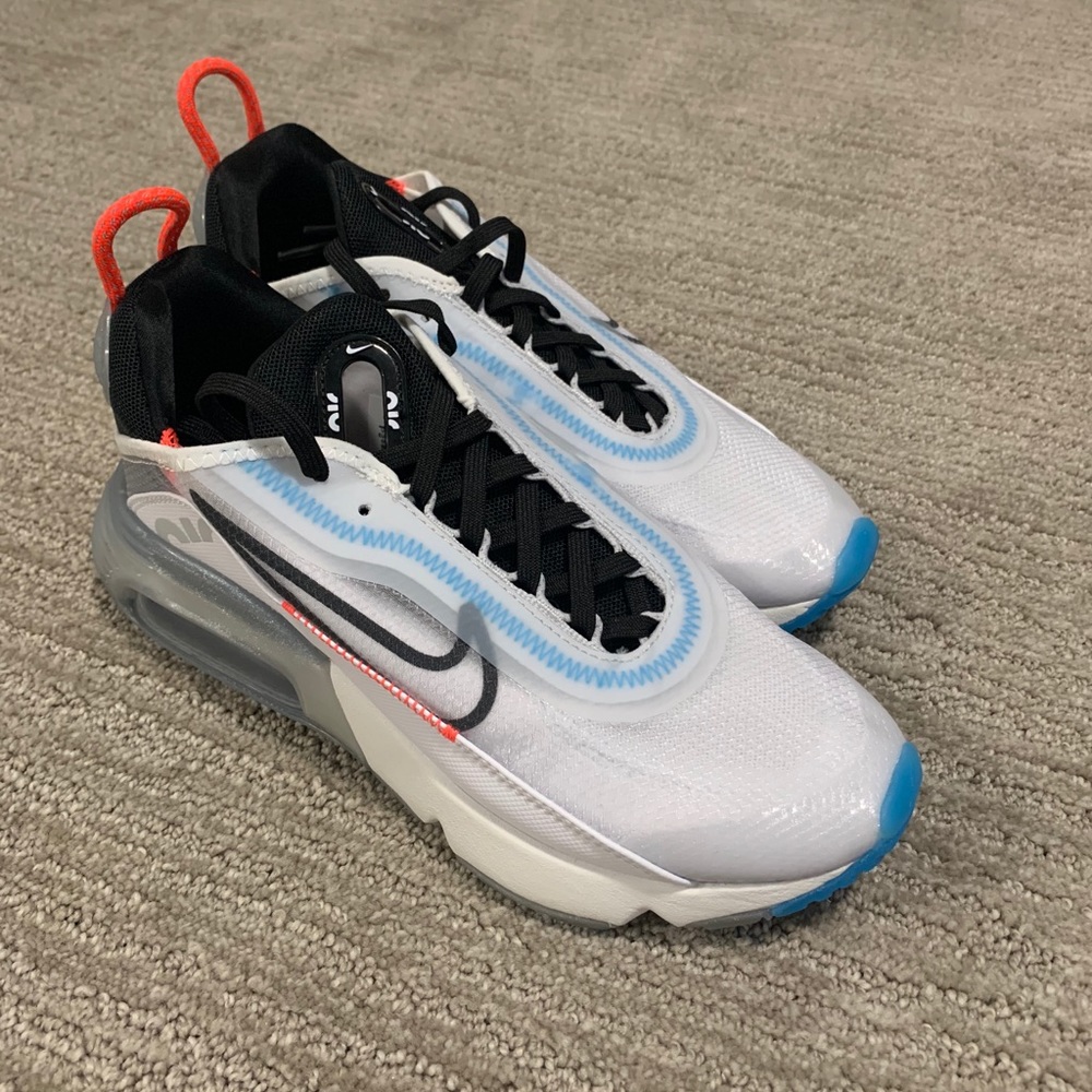 Nike Air Max 2090 Women’s size 7